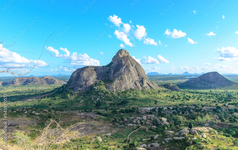 Montes Nairuco